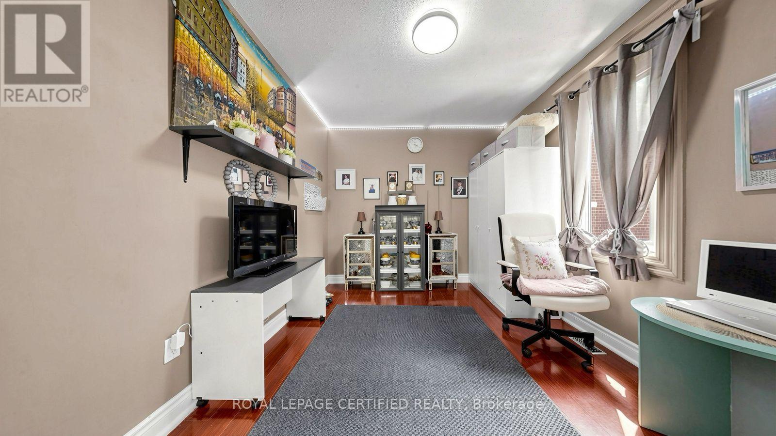 922a Danforth Road Property Photo 26
