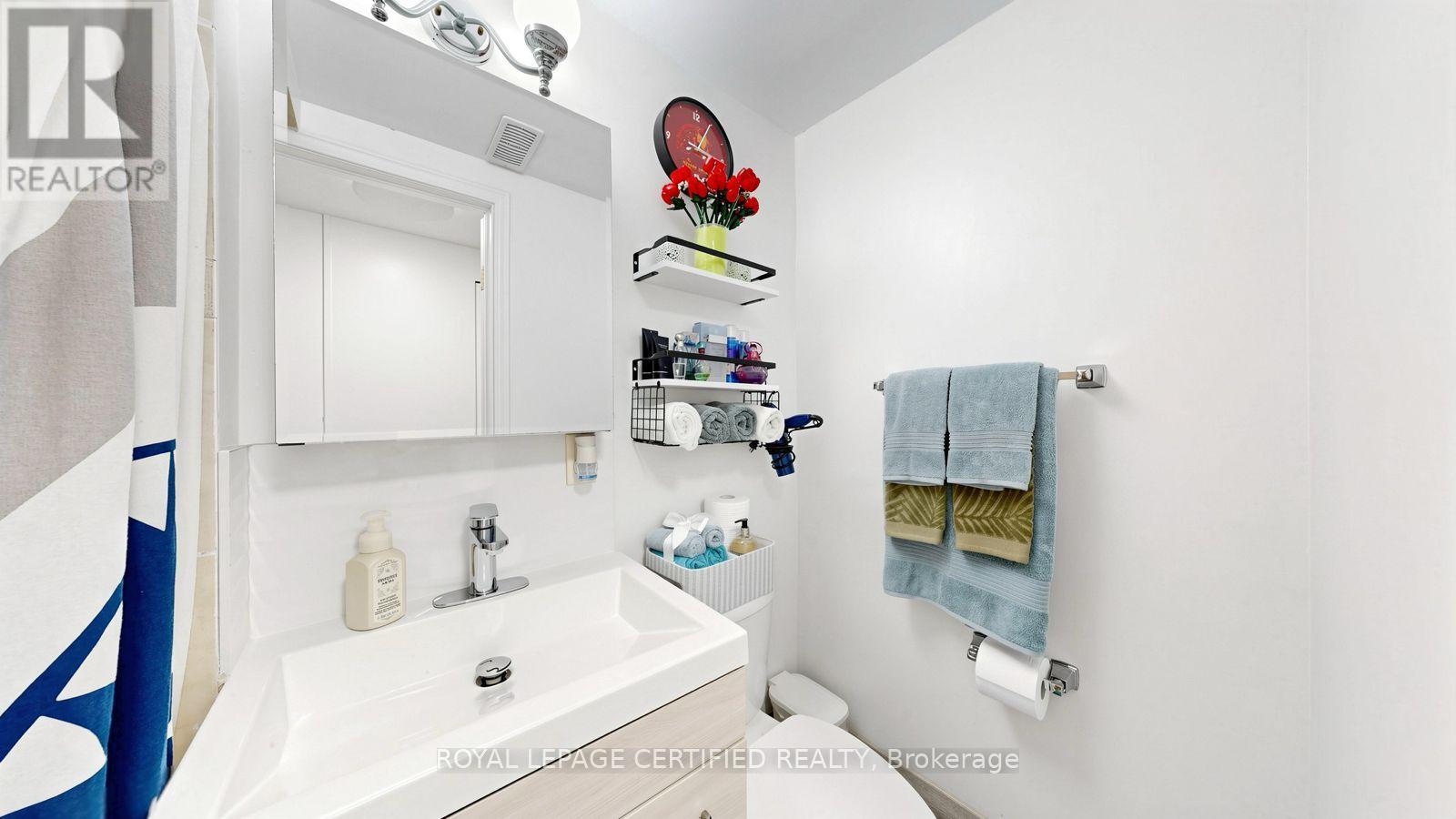 922a Danforth Road Property Photo 38