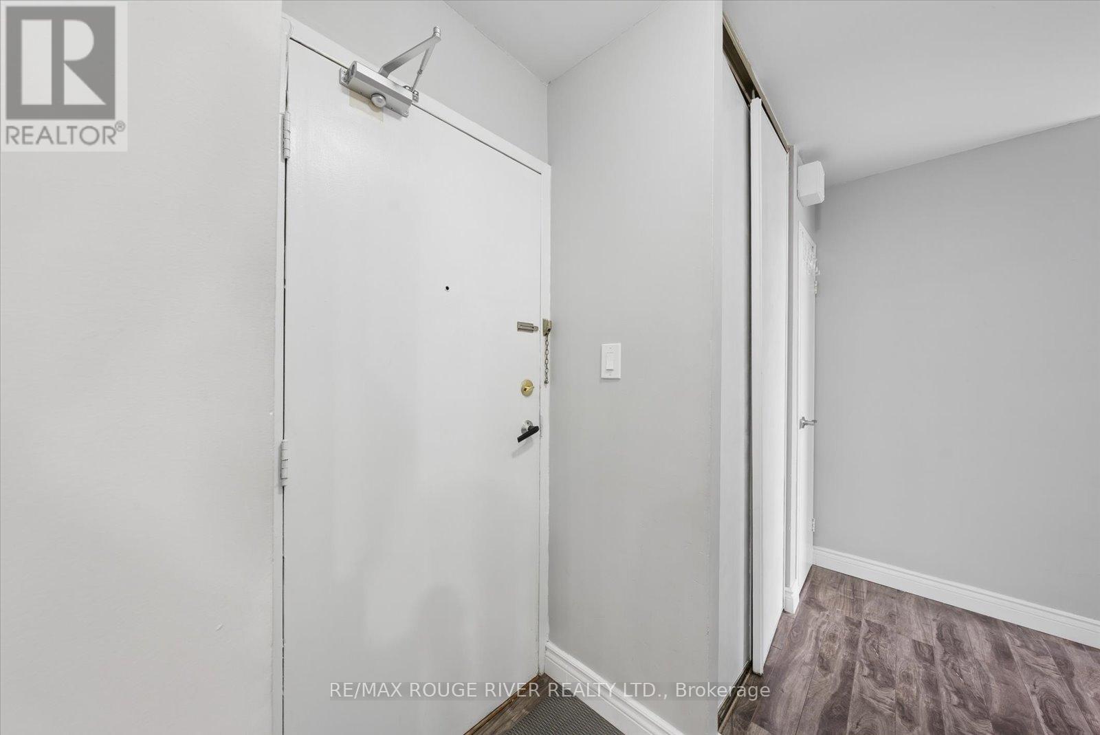 907 - 90 Ling Road Property Photo 7