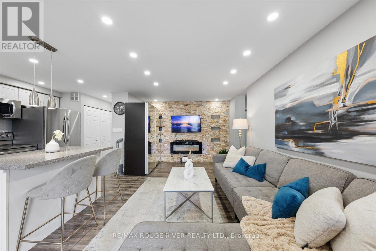 907 - 90 Ling Road Property Photo 10