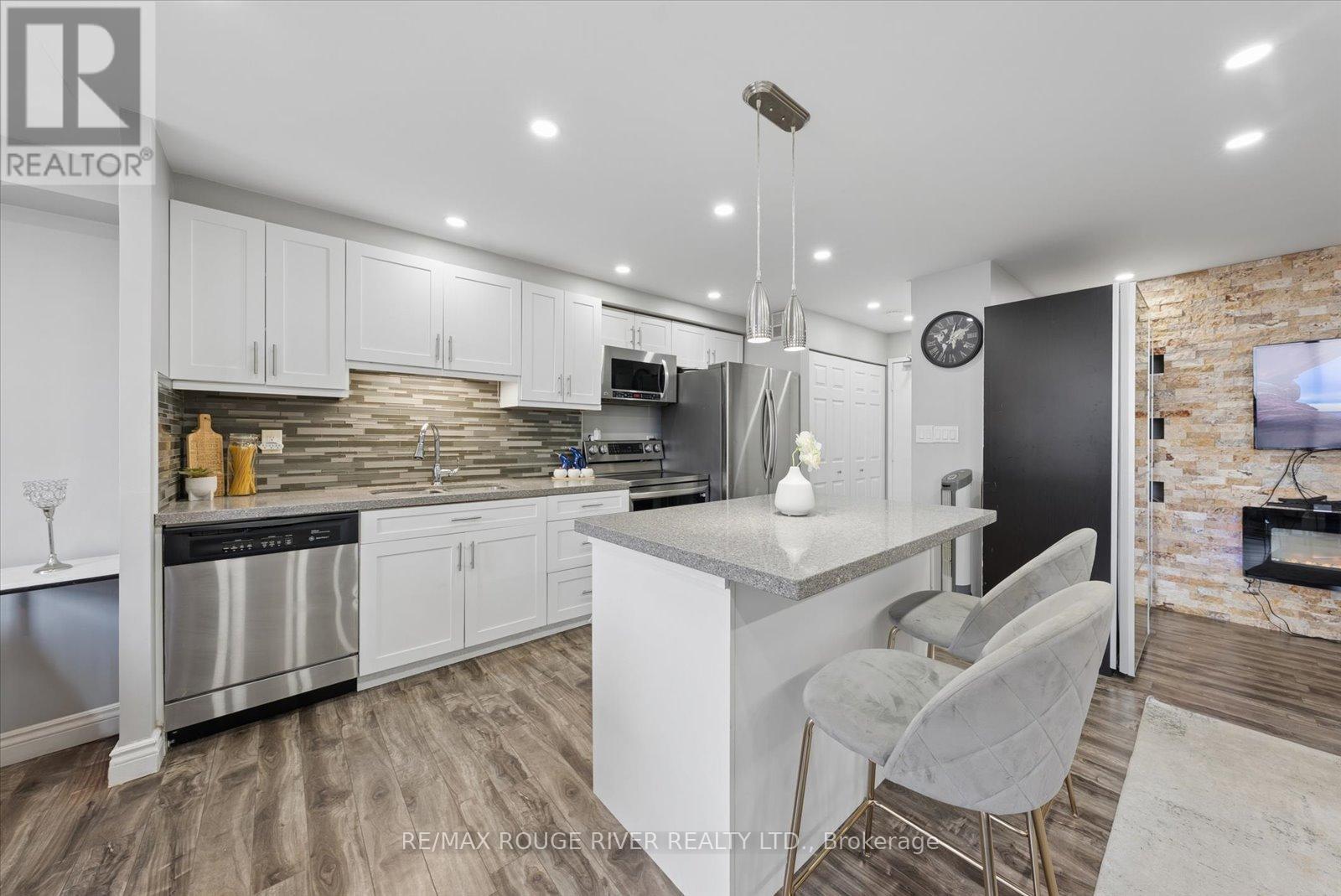 907 - 90 Ling Road Property Photo 11