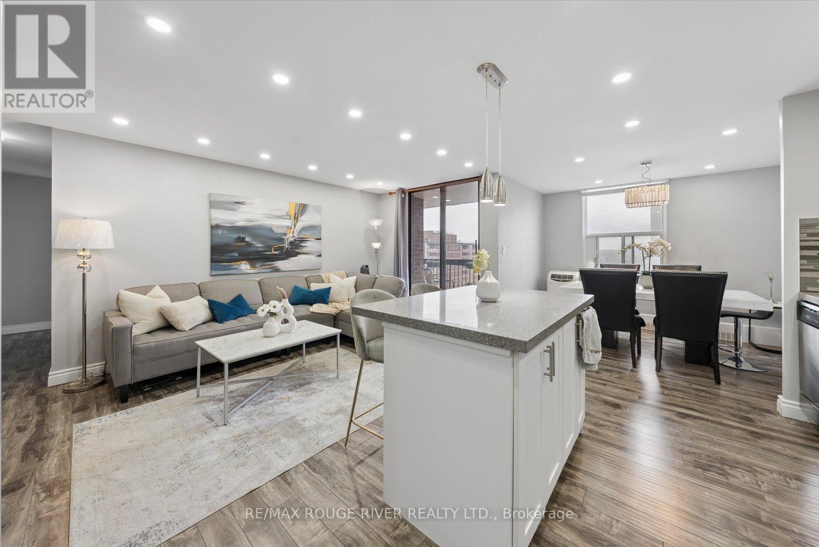 907 - 90 Ling Road Property Photo 14