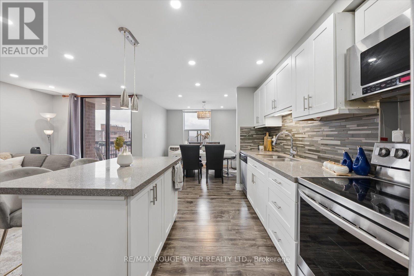 907 - 90 Ling Road Property Photo 15