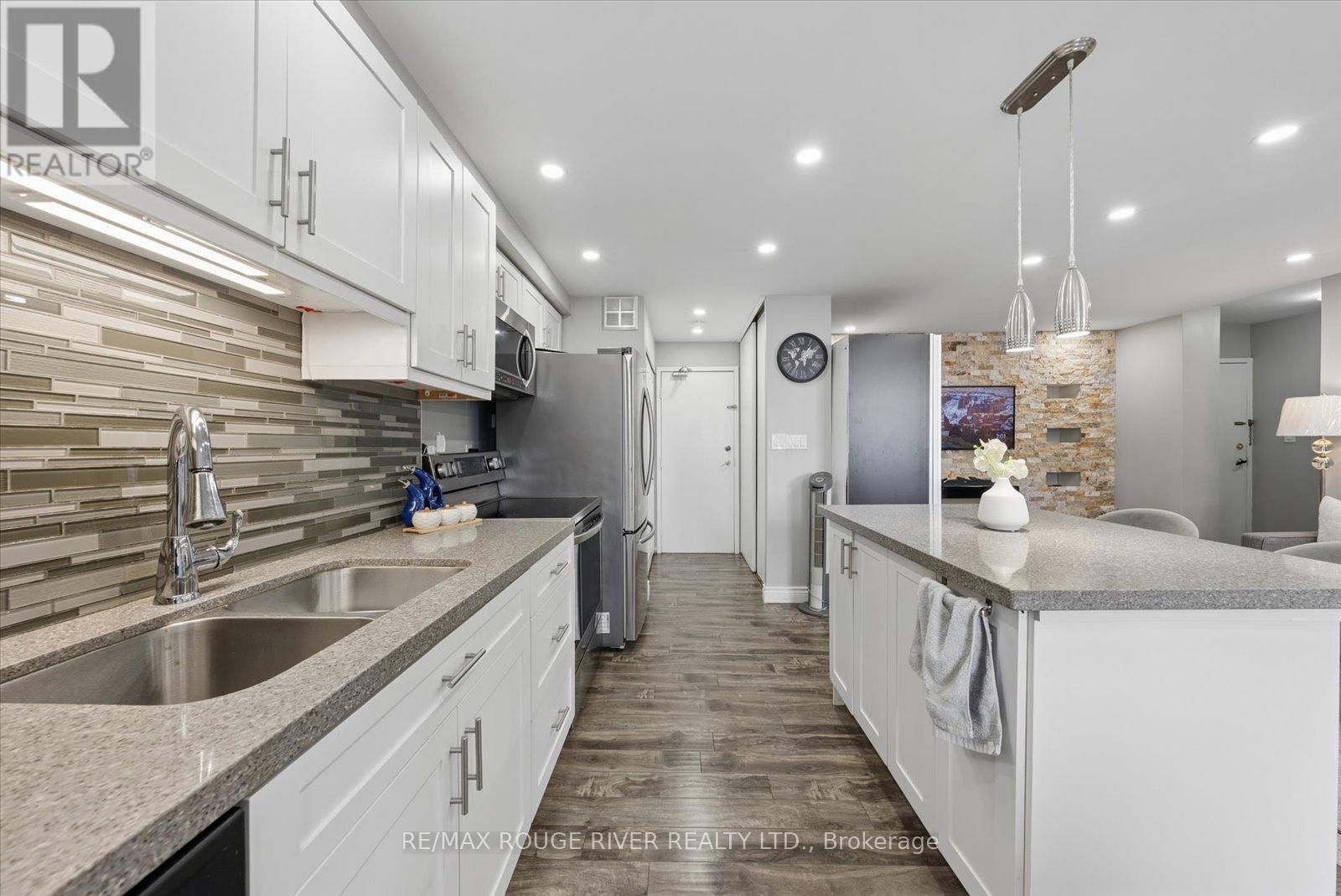 907 - 90 Ling Road Property Photo 16