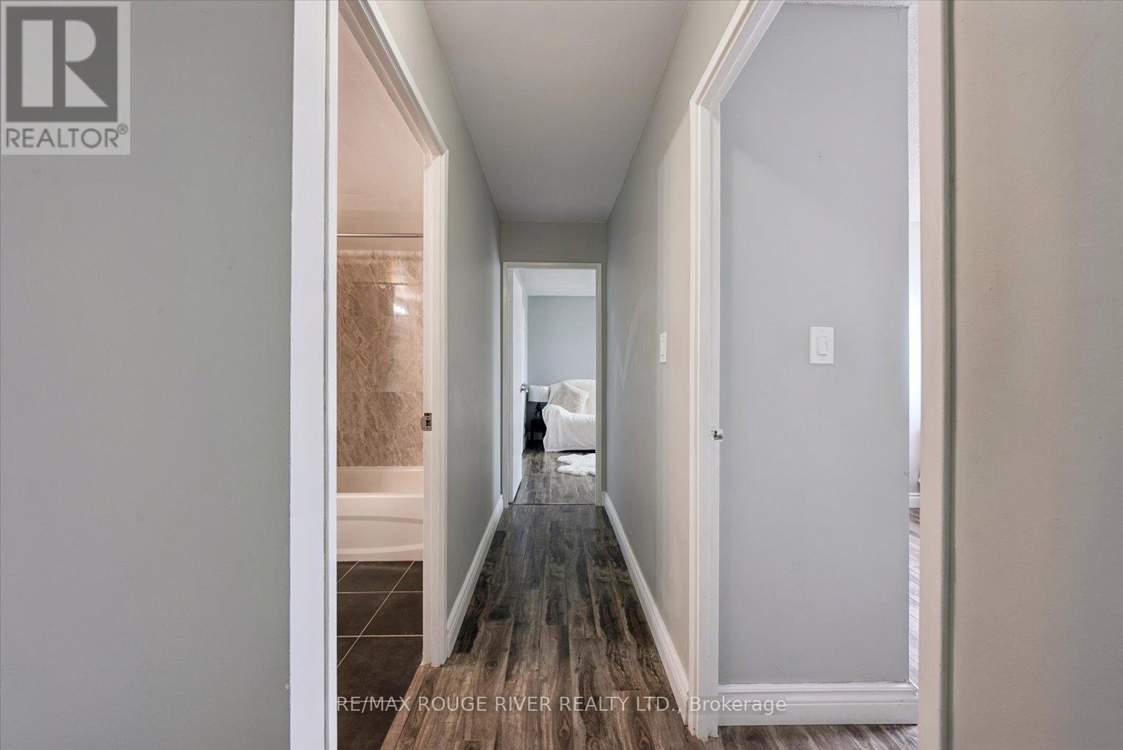 907 - 90 Ling Road Property Photo 18
