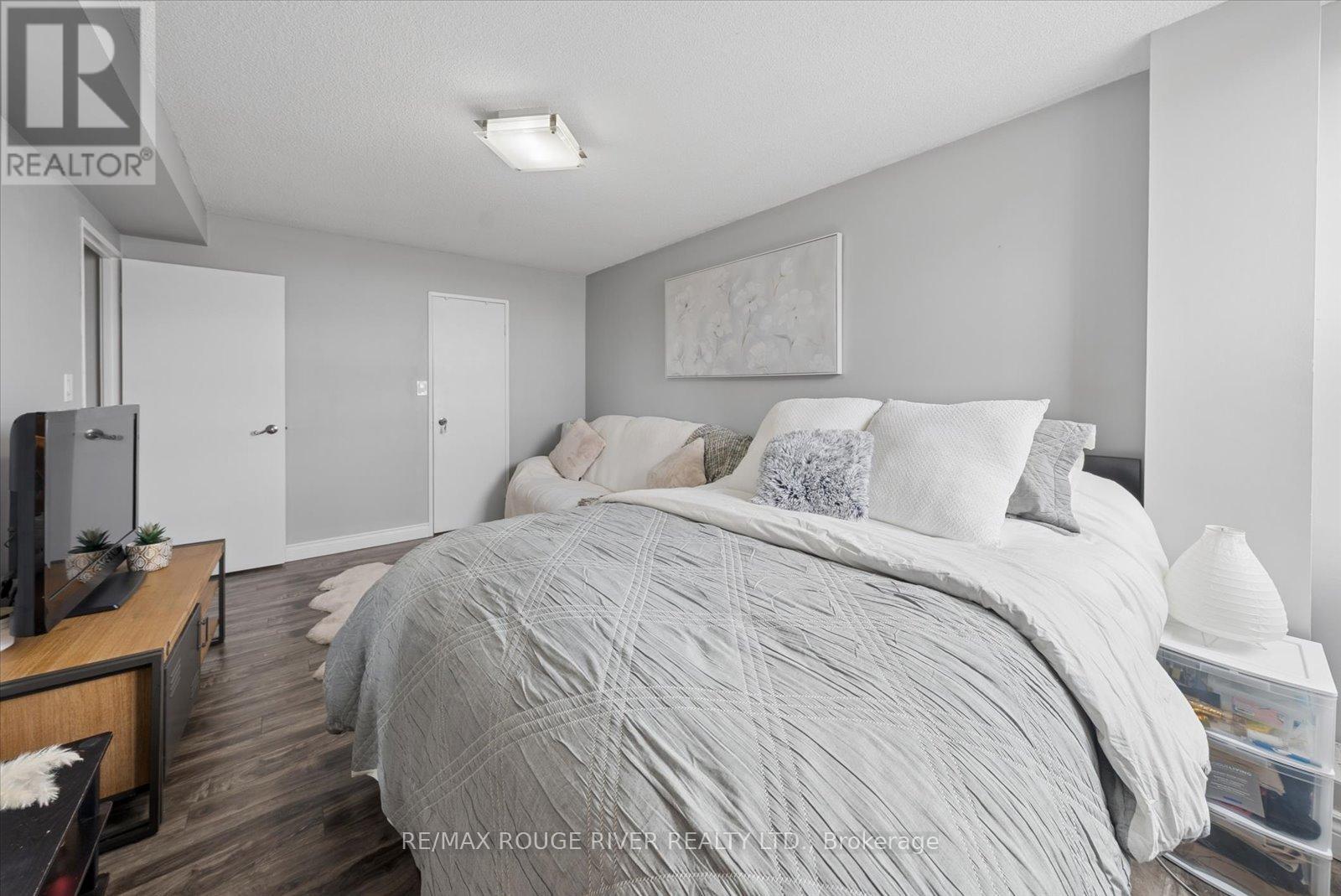 907 - 90 Ling Road Property Photo 21