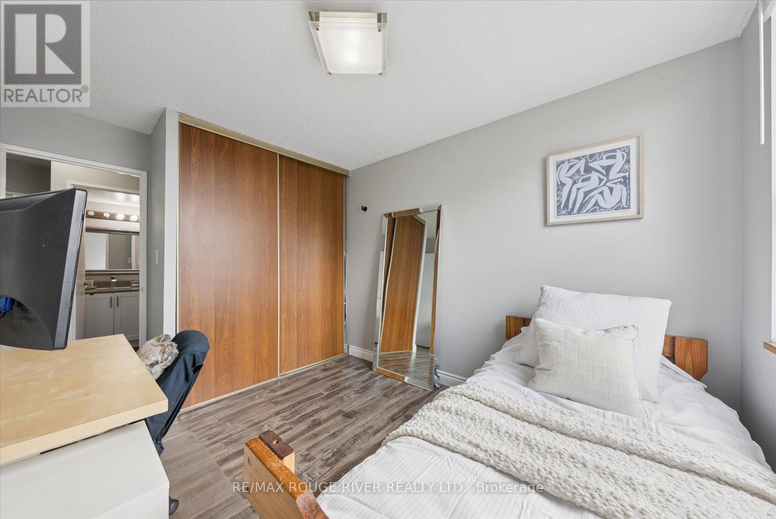 907 - 90 Ling Road Property Photo 25