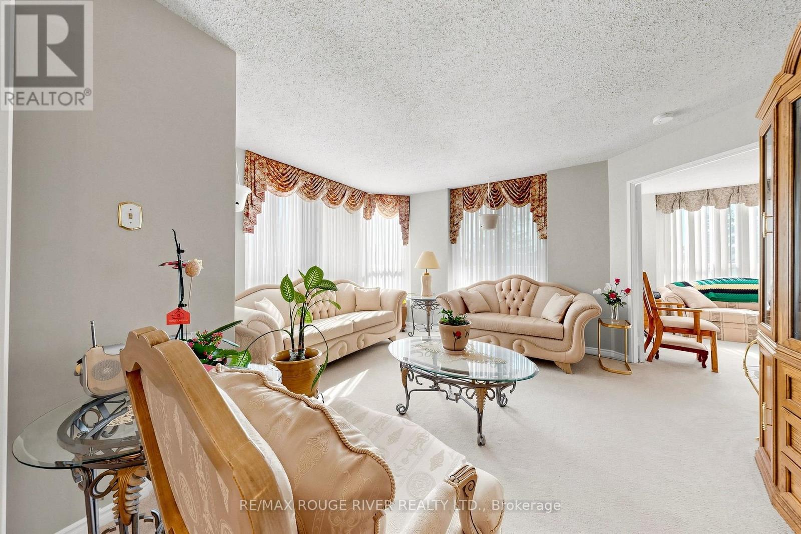 311 - 430 Mclevin Avenue Property Photo 11