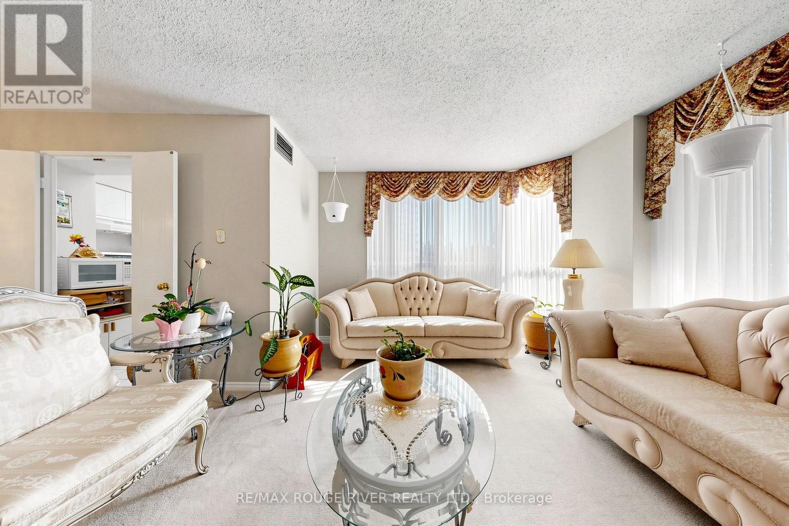 311 - 430 Mclevin Avenue Property Photo 12