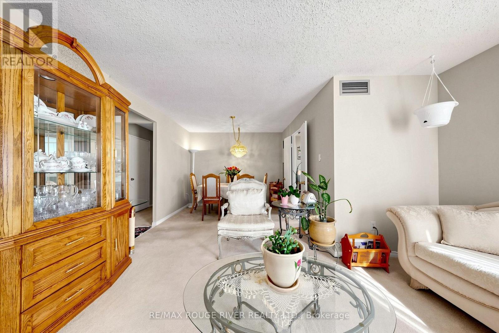 311 - 430 Mclevin Avenue Property Photo 13