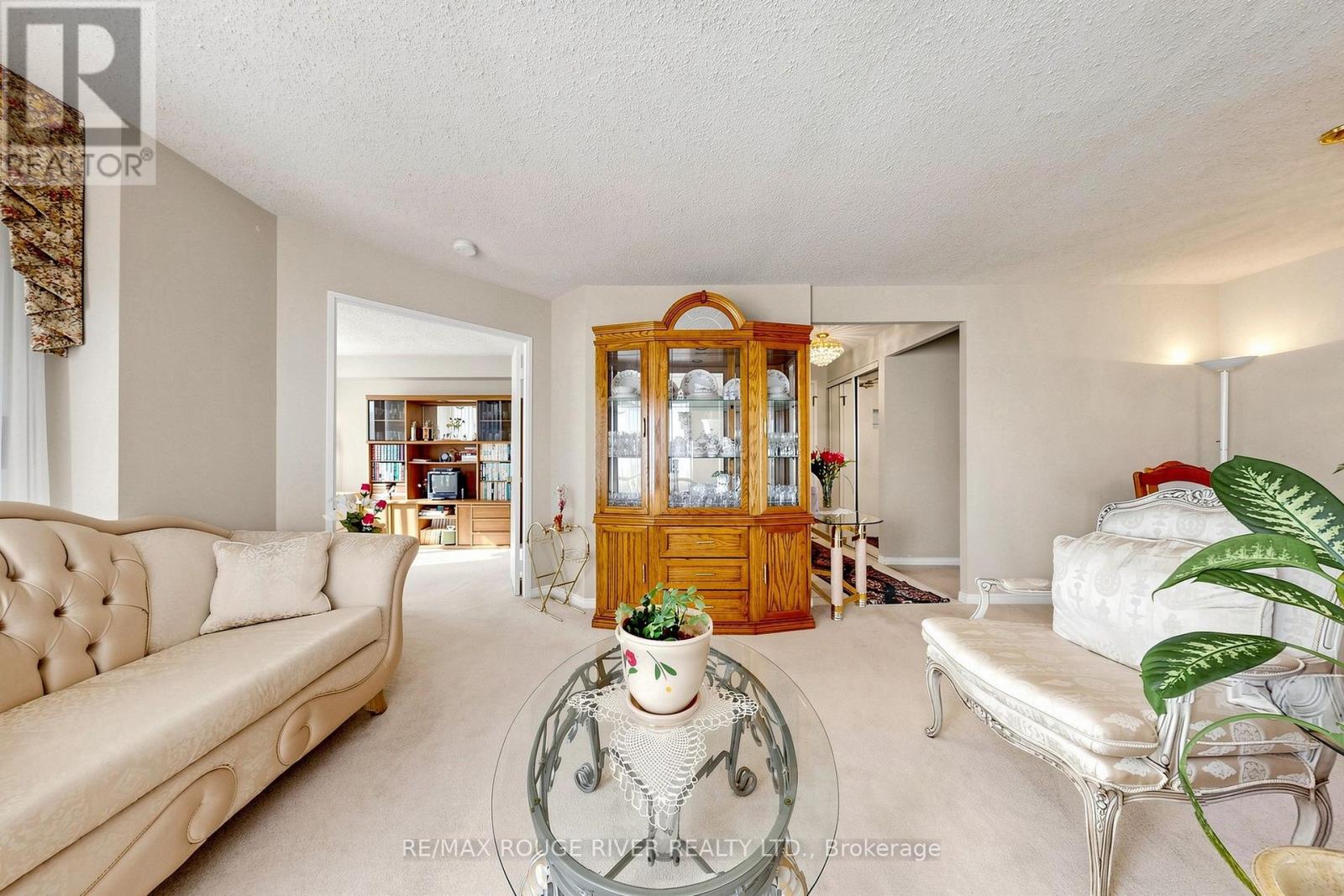 311 - 430 Mclevin Avenue Property Photo 14