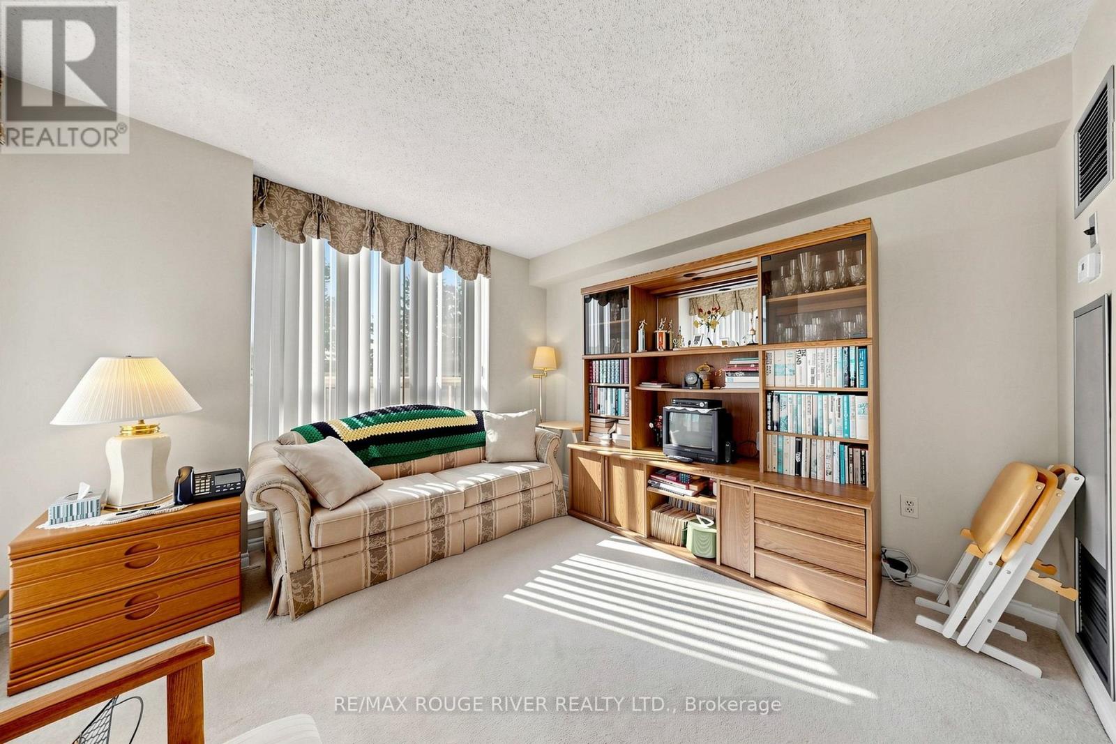311 - 430 Mclevin Avenue Property Photo 17