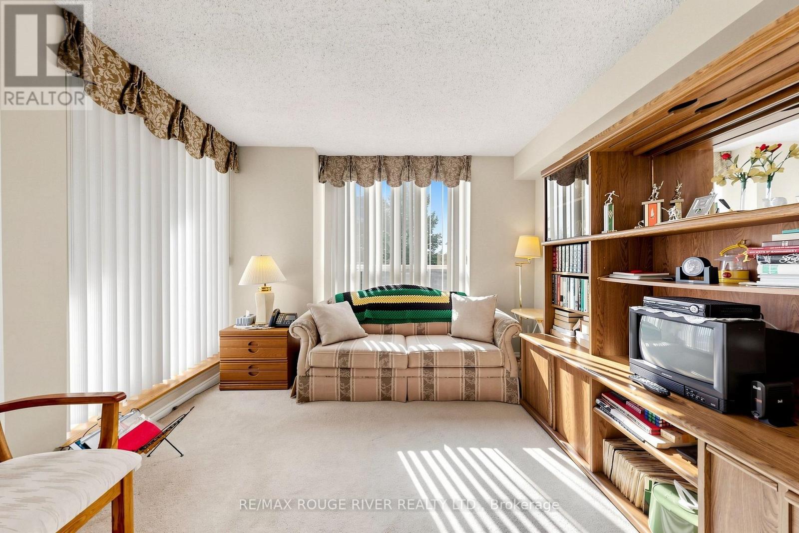 311 - 430 Mclevin Avenue Property Photo 18
