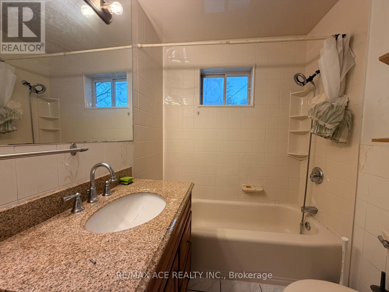 Main - 48 Ronway Crescent Property Photo 8