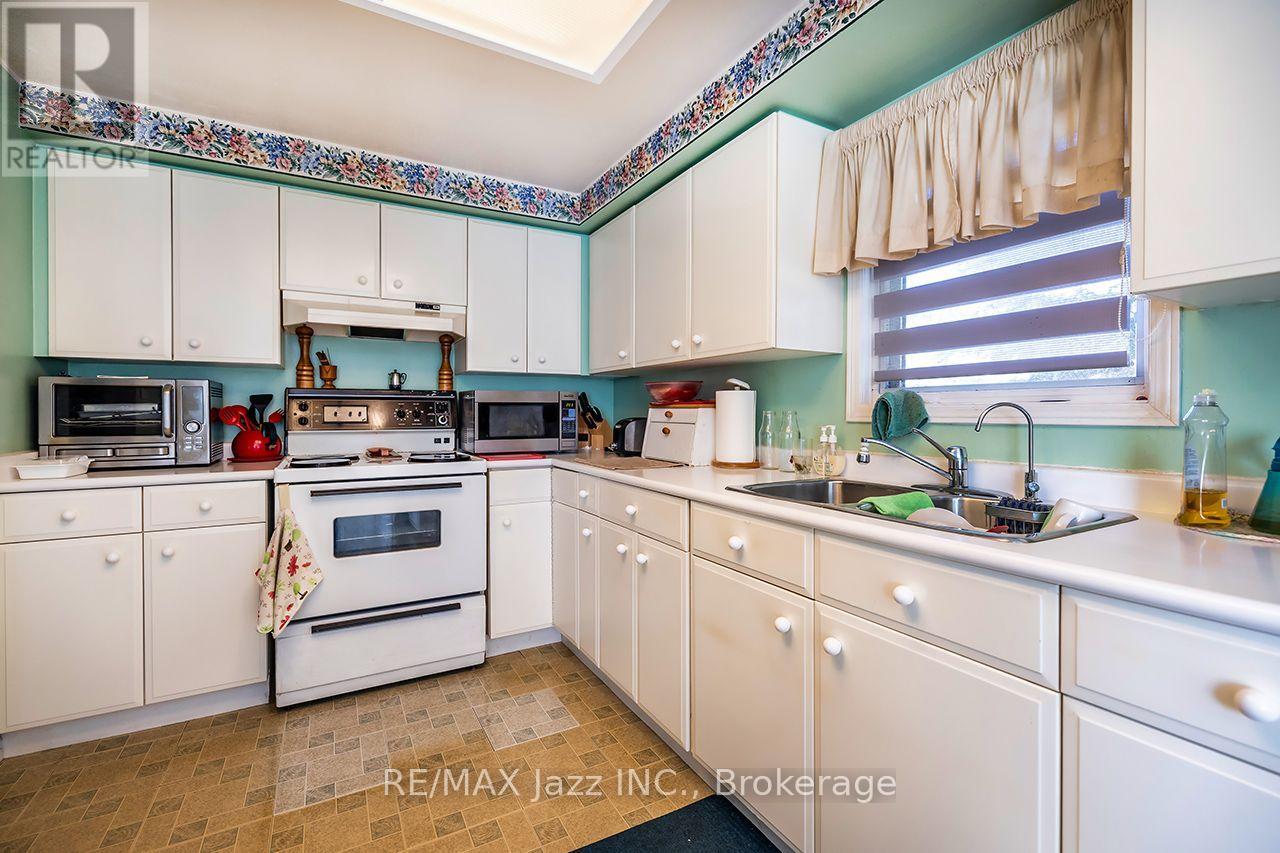 5 King Court Property Photo 10