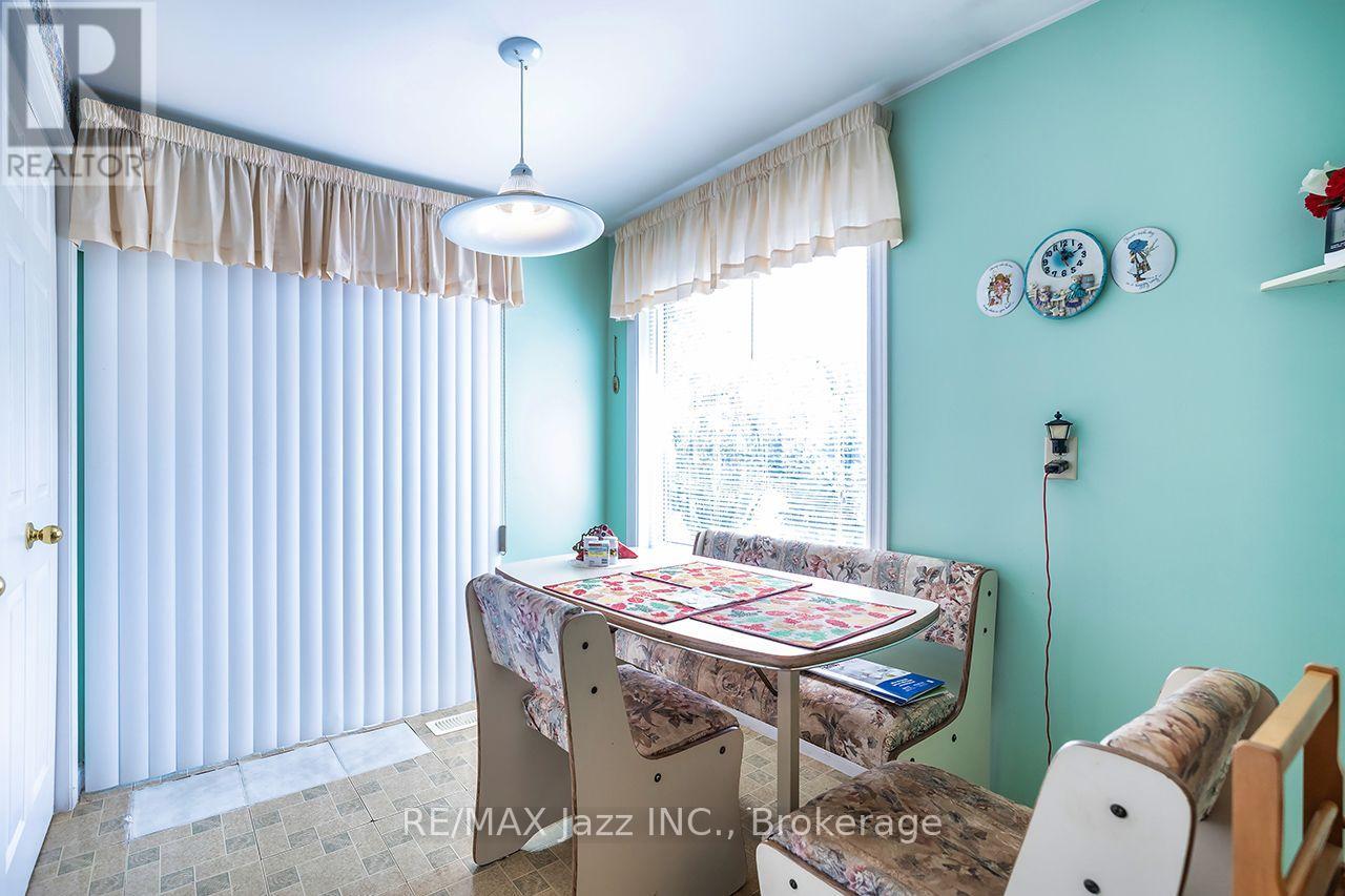 5 King Court Property Photo 13