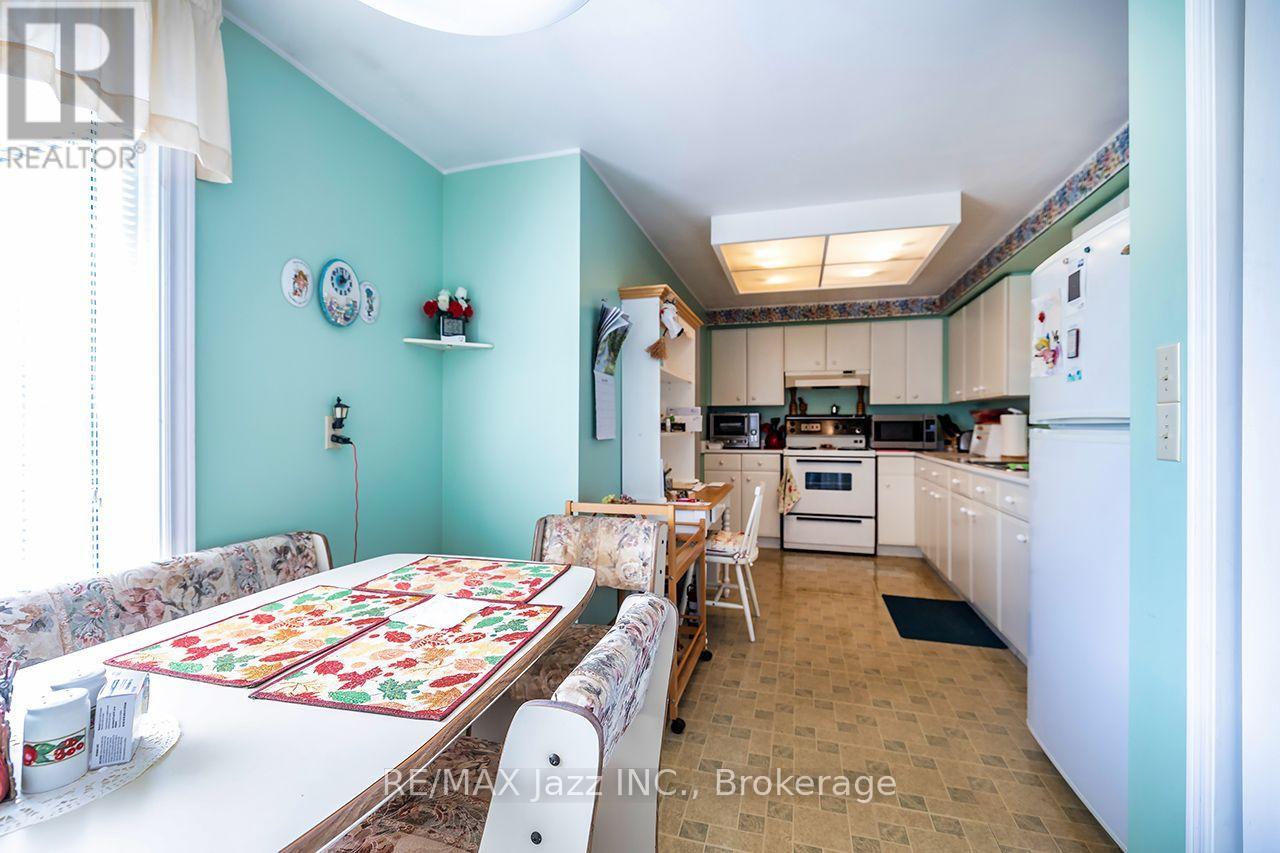 5 King Court Property Photo 14