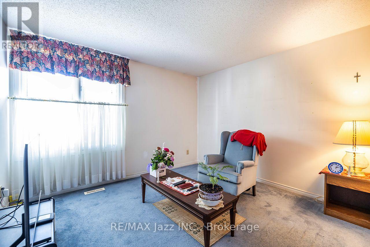 5 King Court Property Photo 18