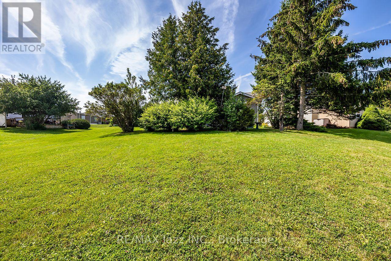 5 King Court Property Photo 27