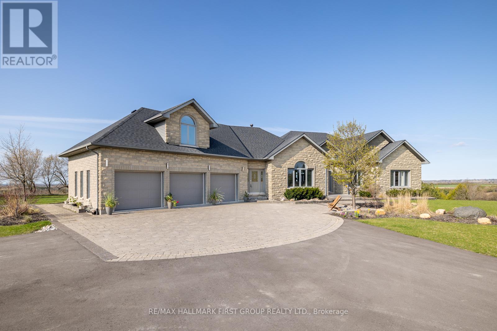 7472 Aked Road Property Photo 4