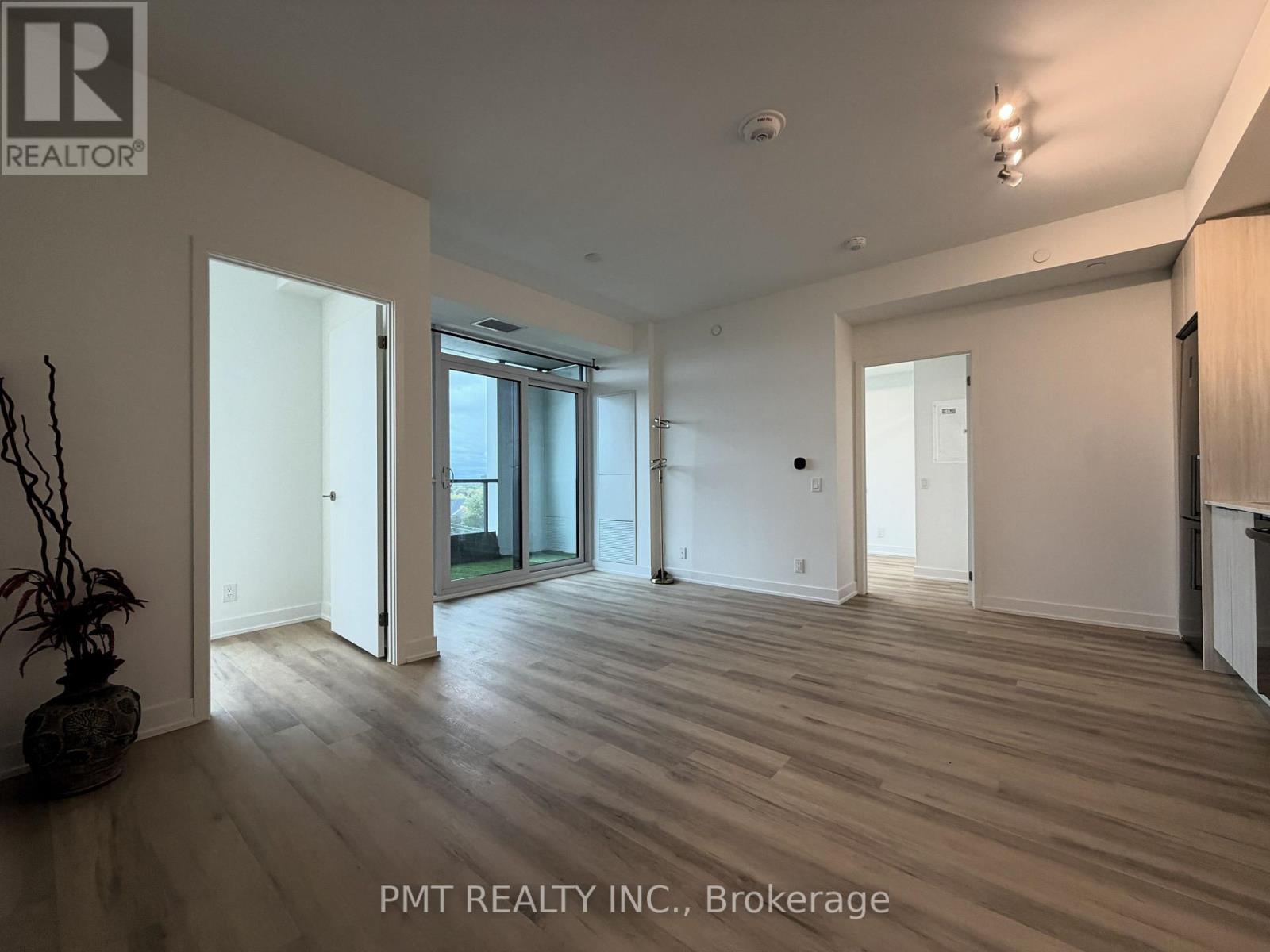 607 - 20 Deans Drive Property Photo 2