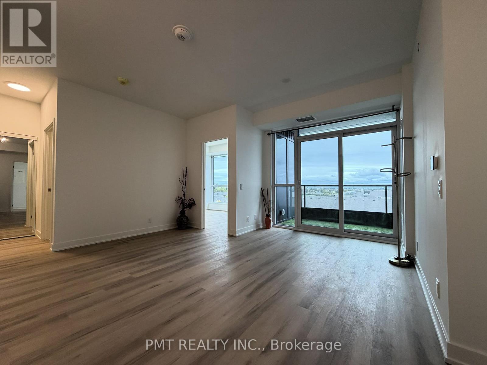 607 - 20 Deans Drive Property Photo 5