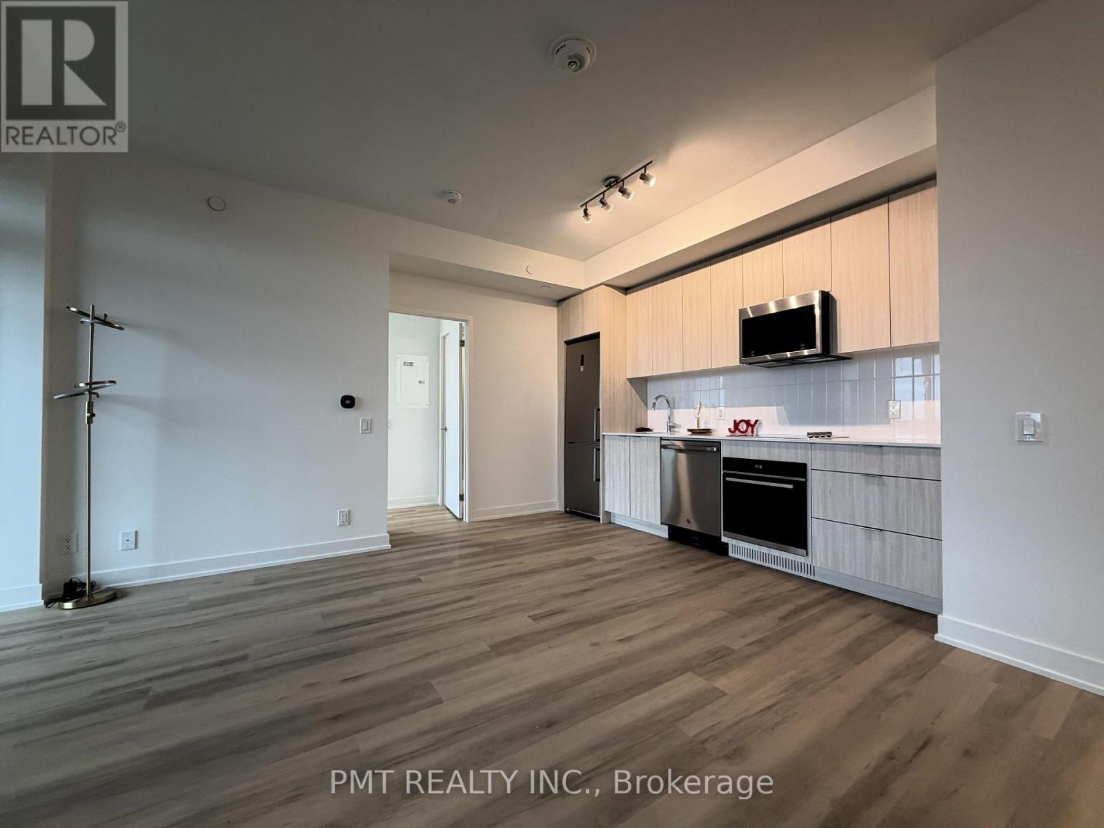 607 - 20 Deans Drive Property Photo 10