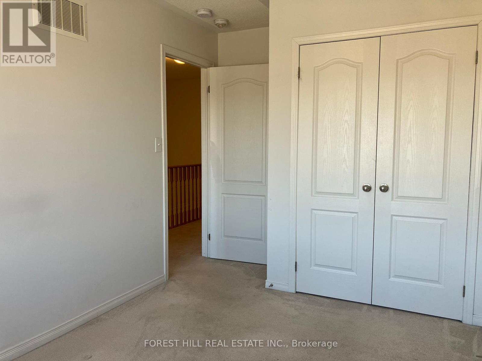 2448 Equestrian Crescent Property Photo 14