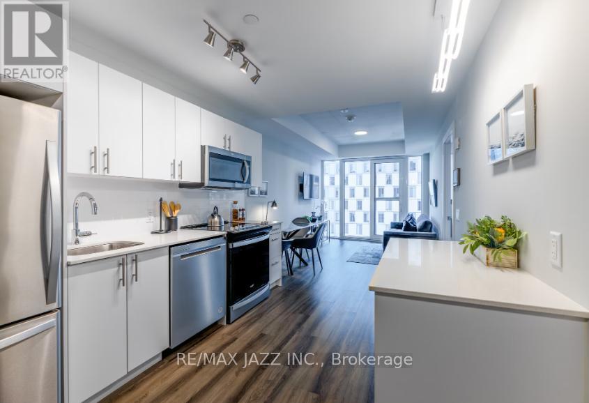 918 - 80 Bond Street E Property Photo 2