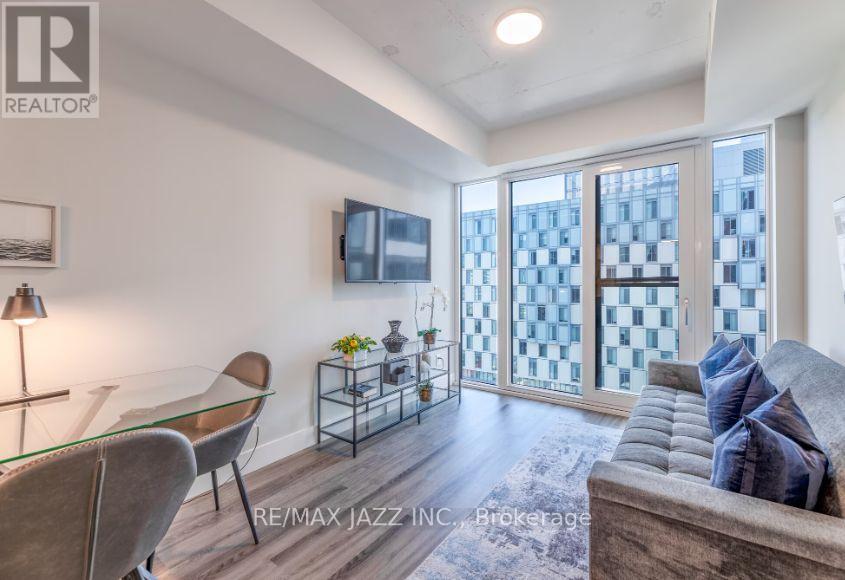 918 - 80 Bond Street E Property Photo 3