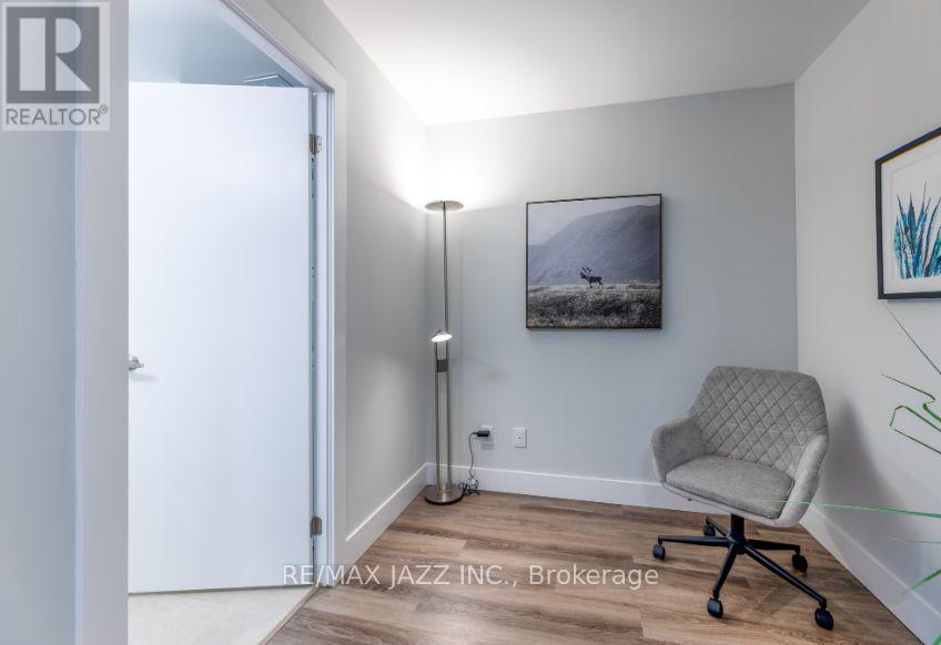 918 - 80 Bond Street E Property Photo 4