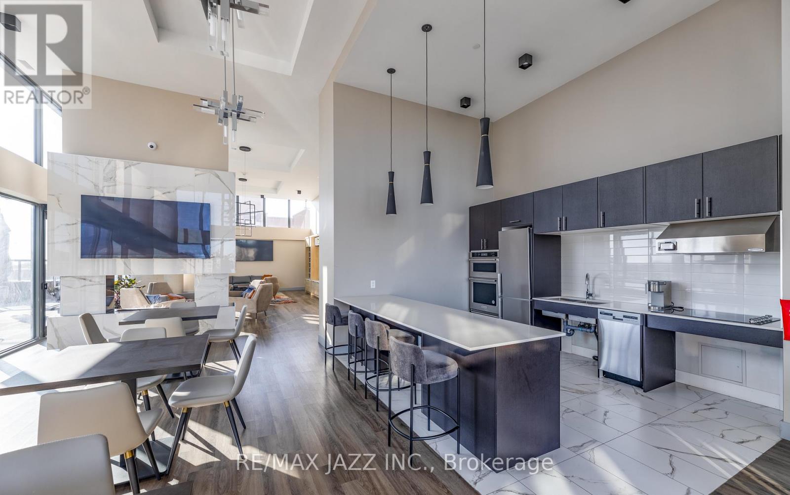 918 - 80 Bond Street E Property Photo 10