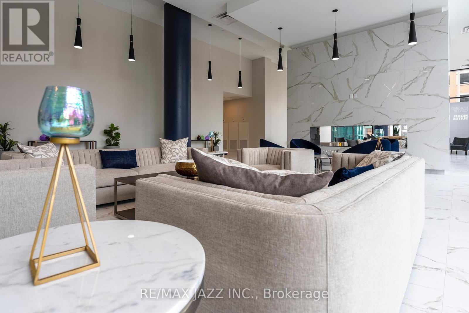 918 - 80 Bond Street E Property Photo 15