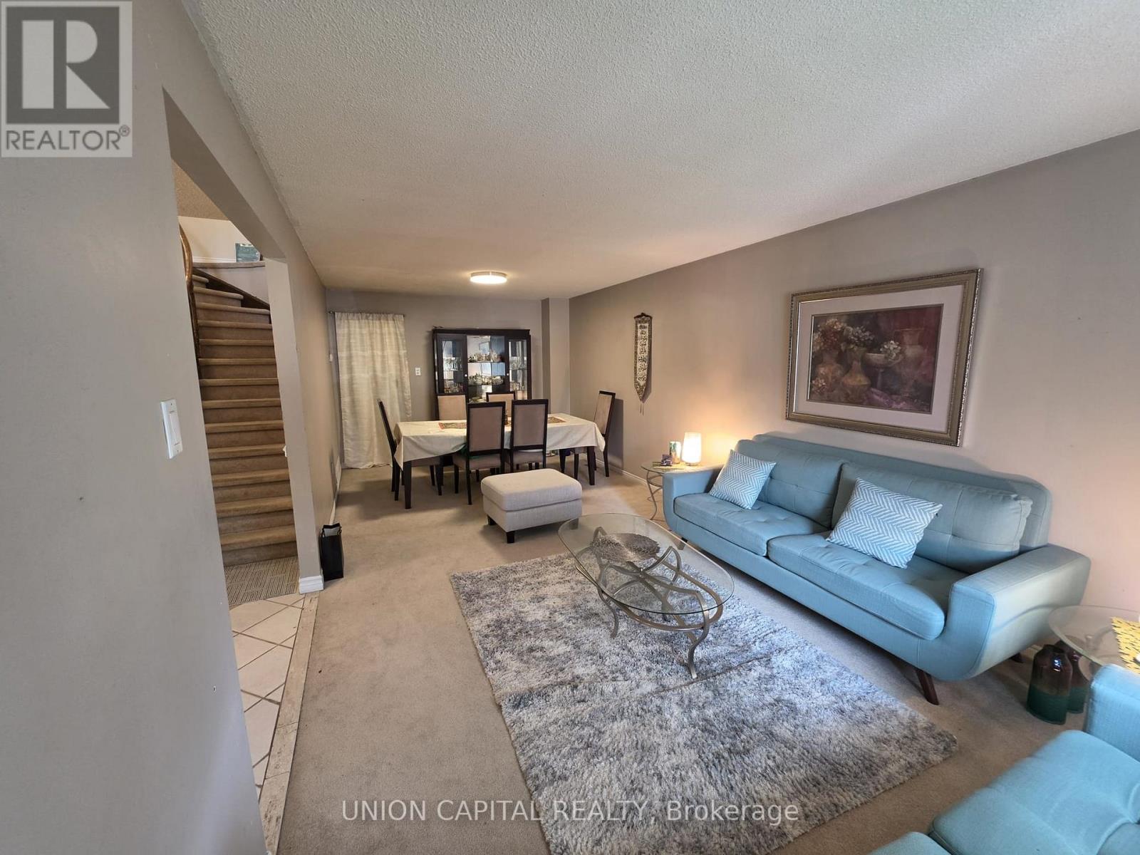 2363 Strathmore Crescent Property Photo 8