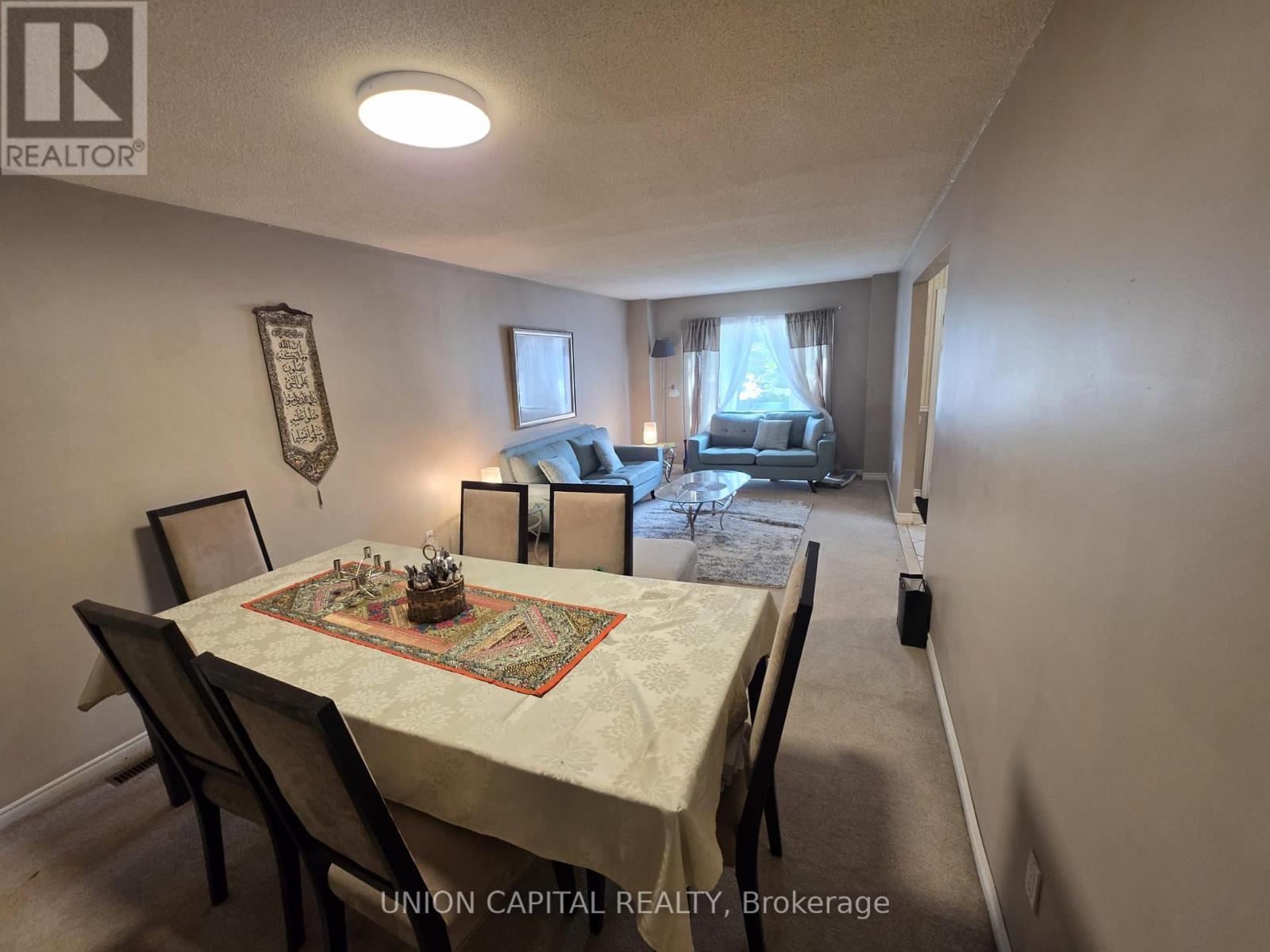 2363 Strathmore Crescent Property Photo 9