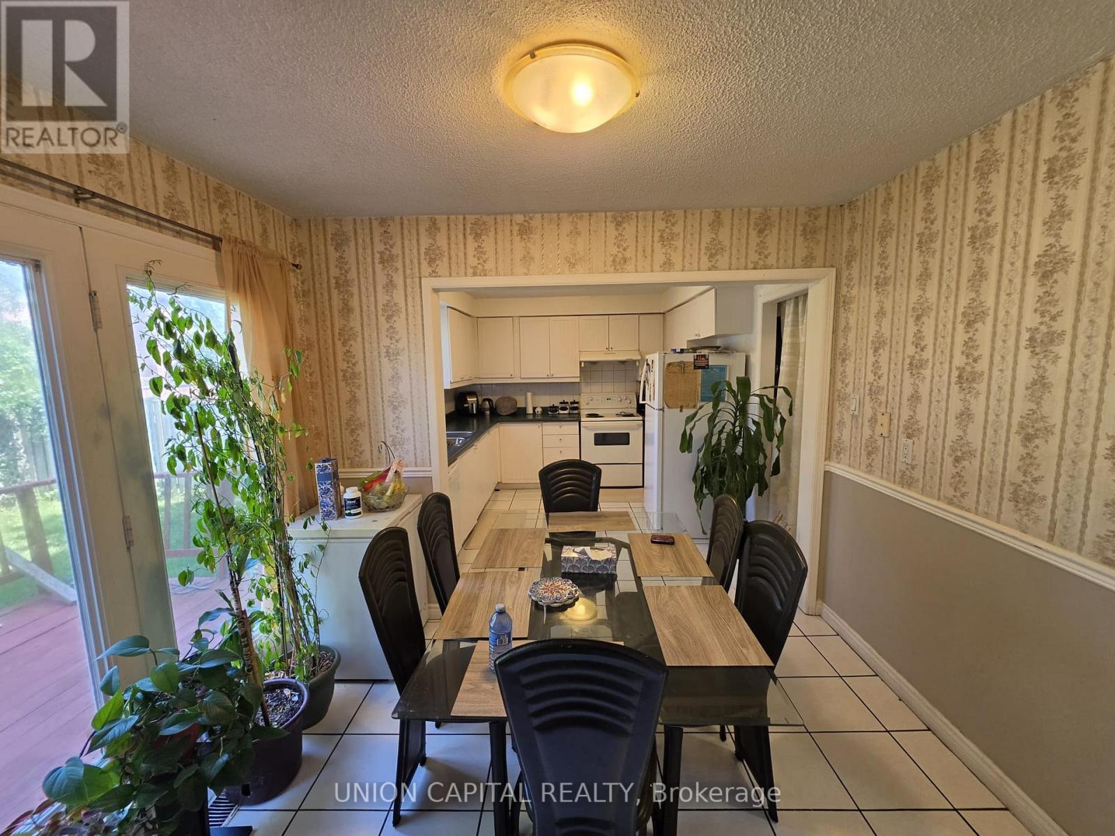 2363 Strathmore Crescent Property Photo 16