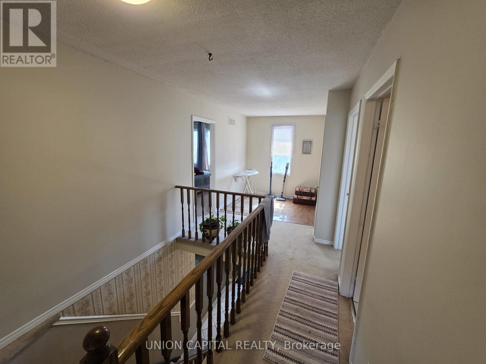 2363 Strathmore Crescent Property Photo 20