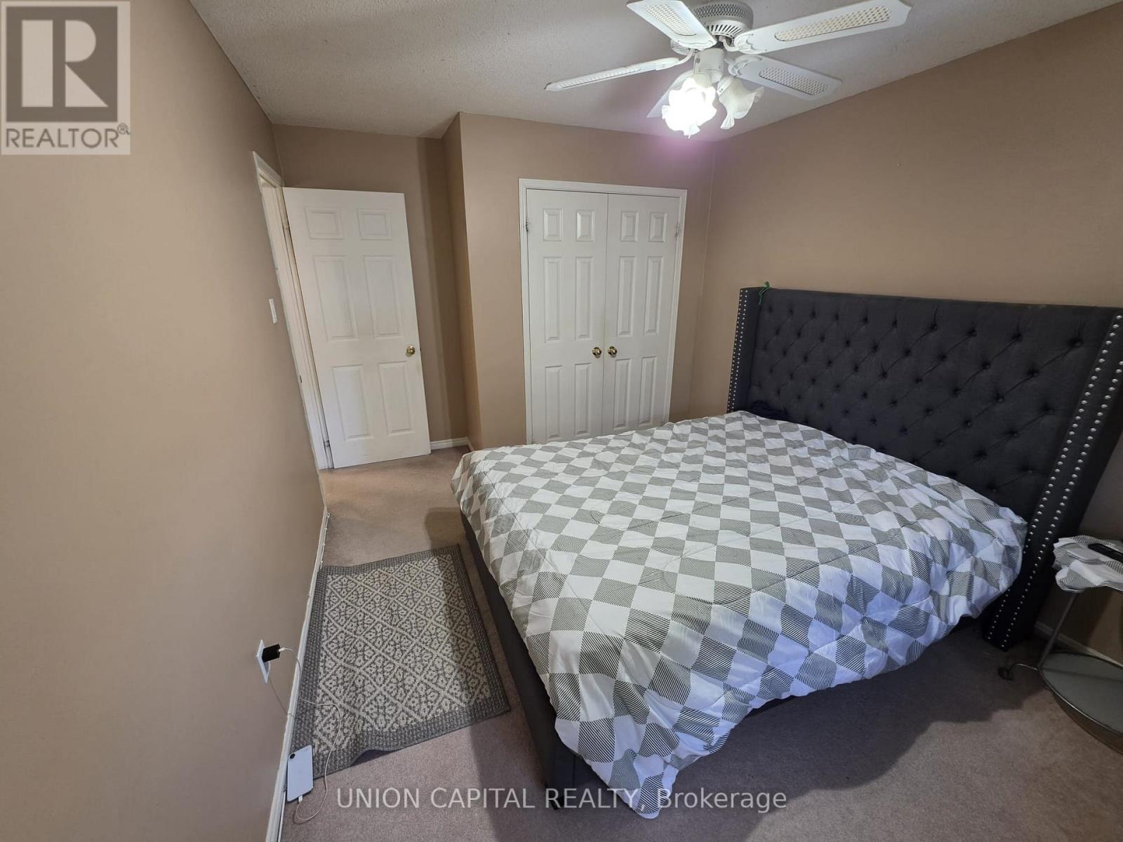 2363 Strathmore Crescent Property Photo 22