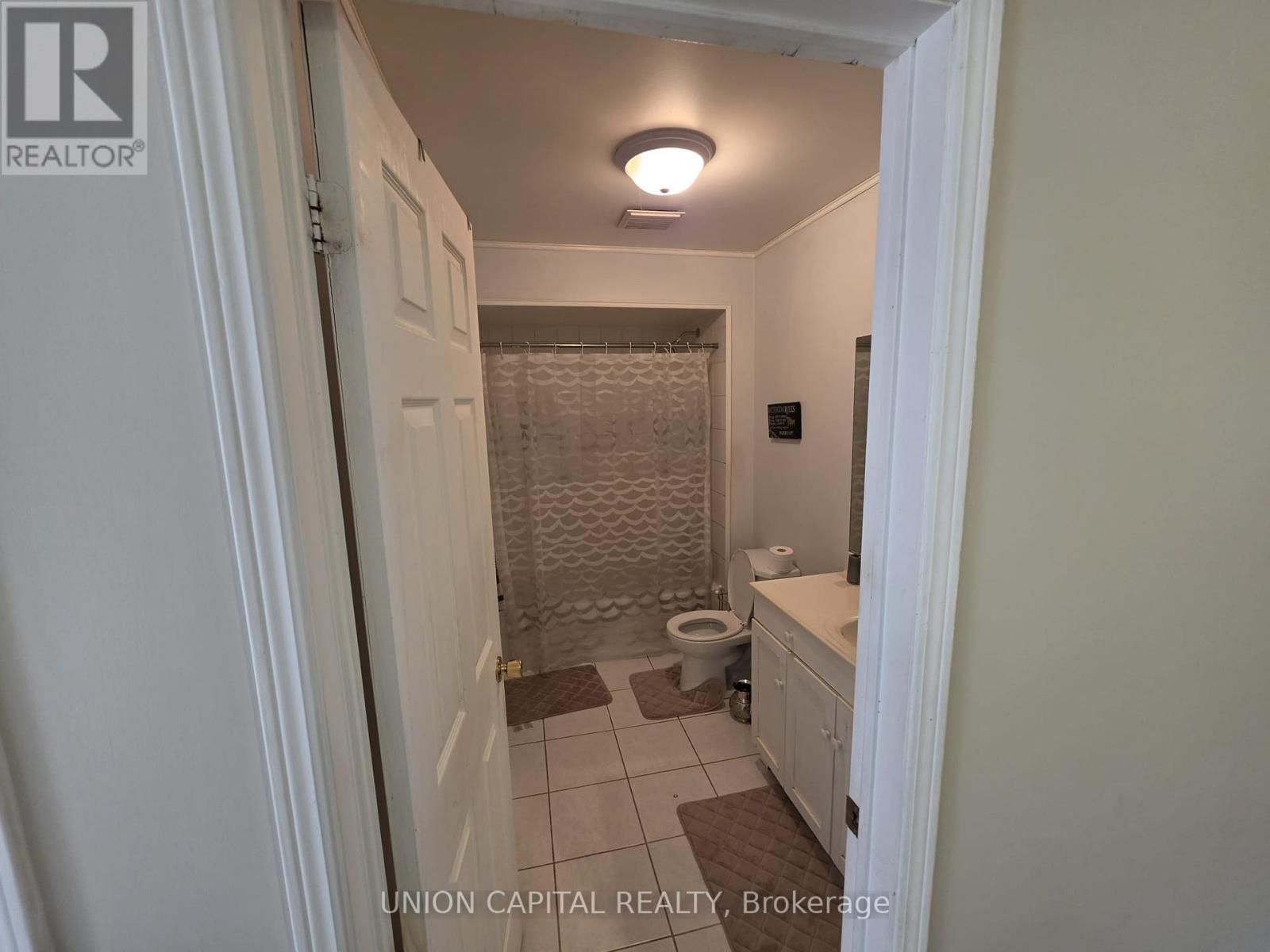 2363 Strathmore Crescent Property Photo 23