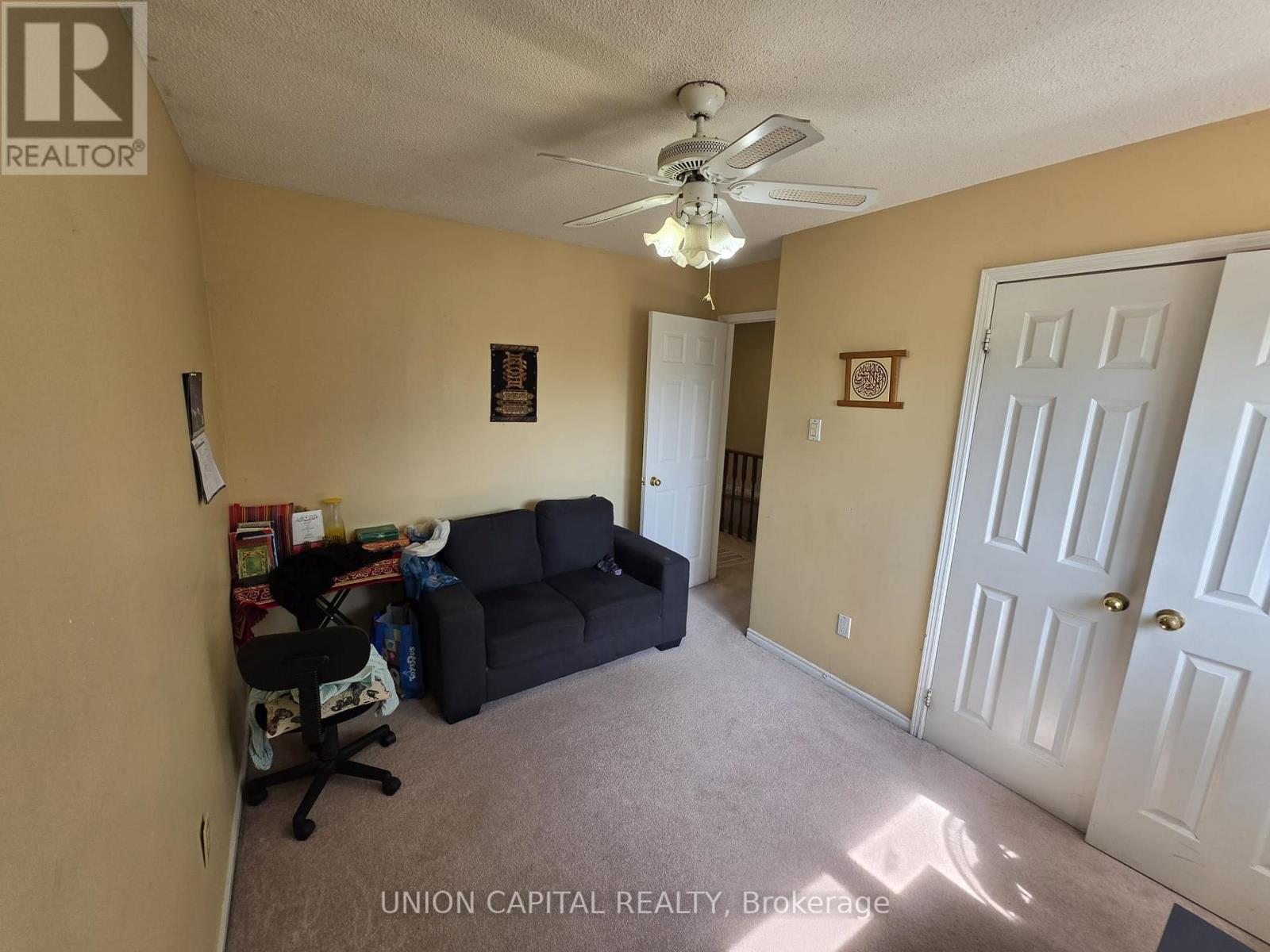 2363 Strathmore Crescent Property Photo 24