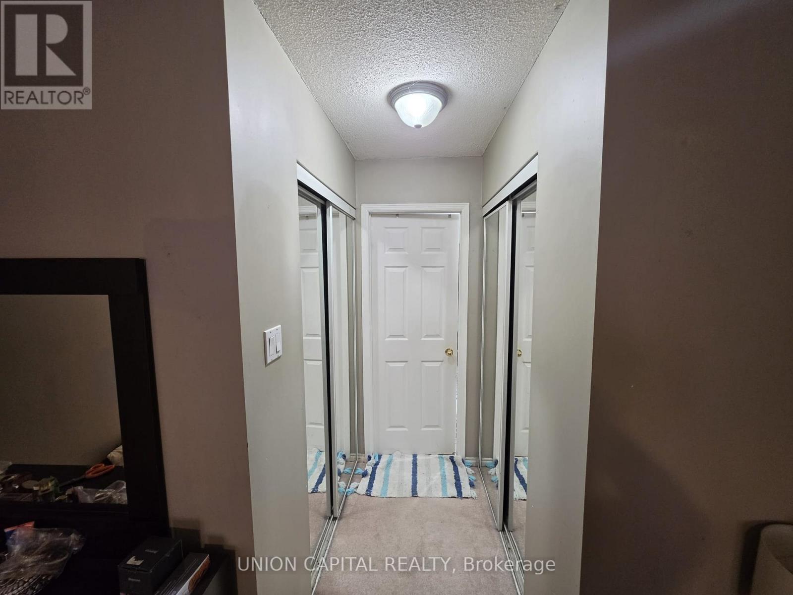 2363 Strathmore Crescent Property Photo 28