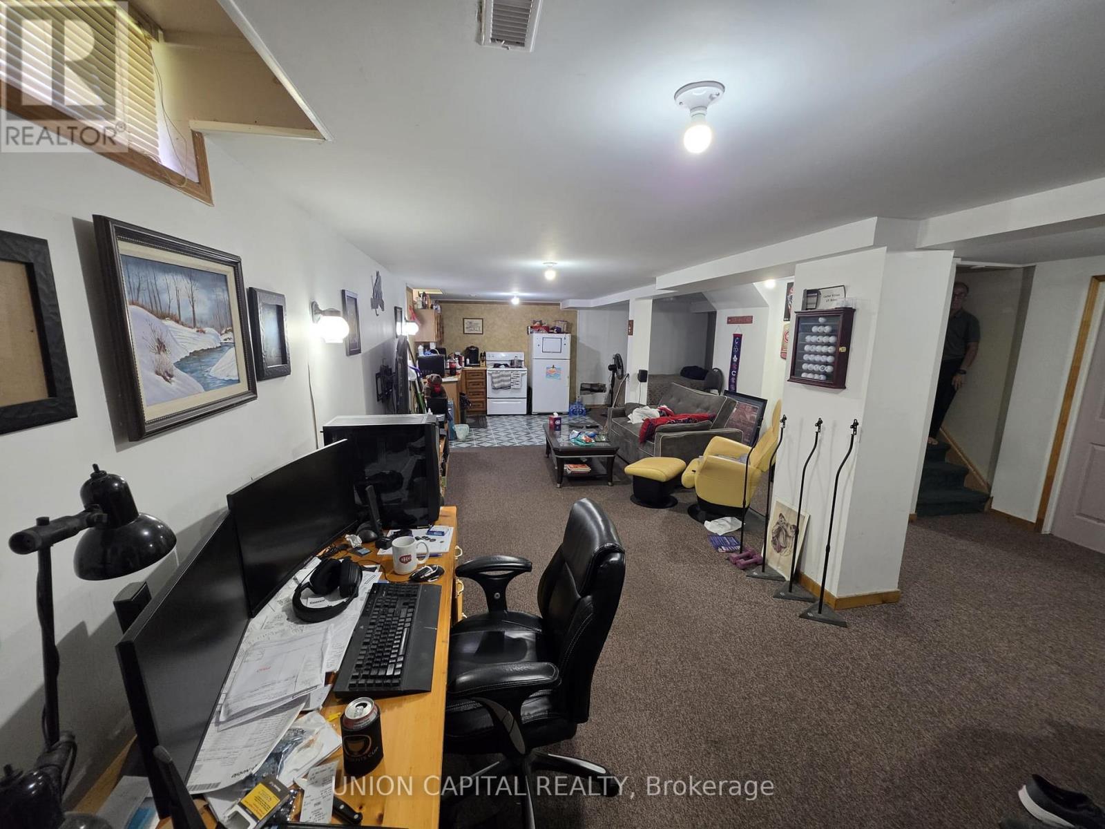 2363 Strathmore Crescent Property Photo 30