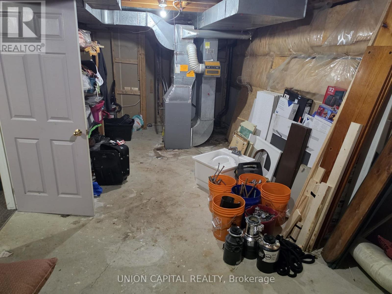 2363 Strathmore Crescent Property Photo 35