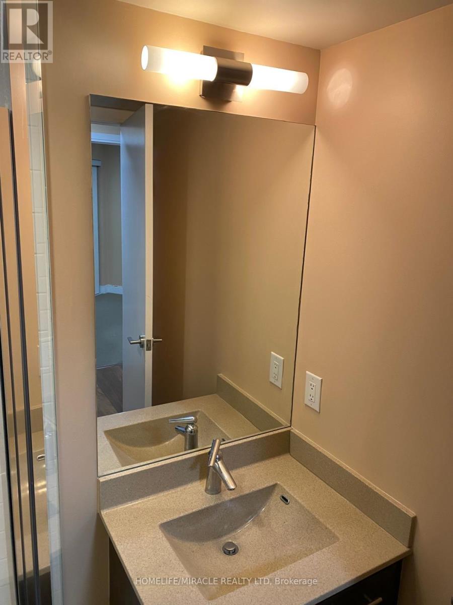 3603 - 125 Village Green Square Property Photo 5