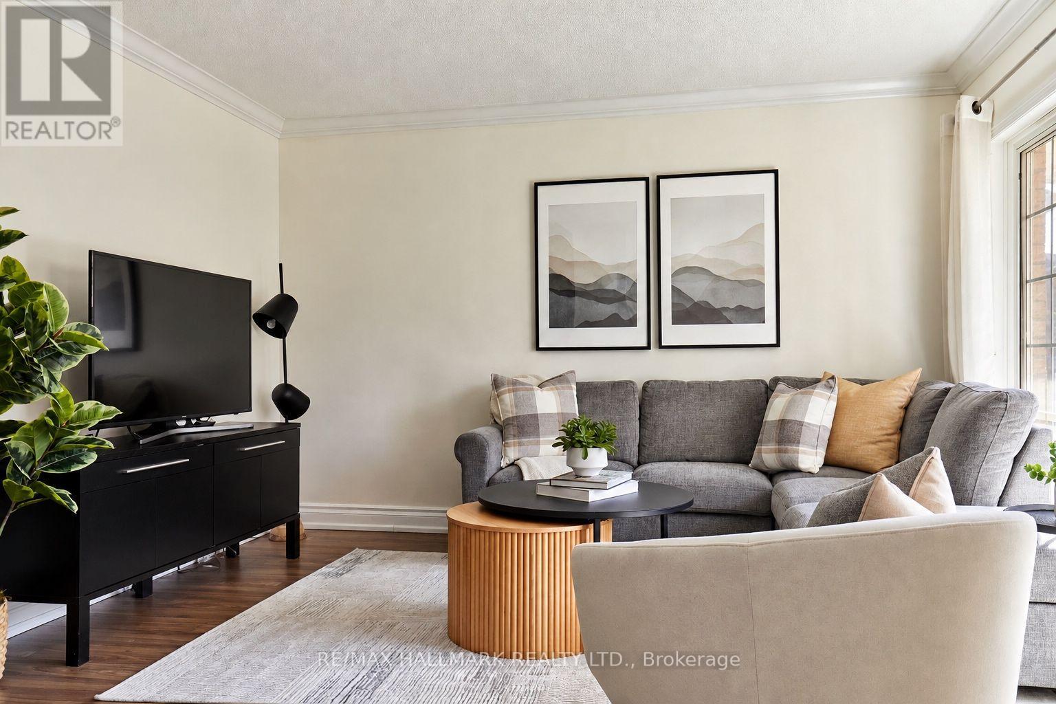 305 - 1400 The Esplanade Centre N Property Photo 9