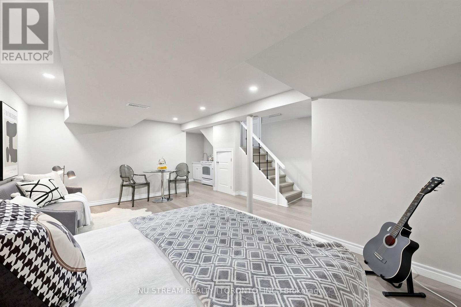177 Vauxhall Drive Property Photo 25