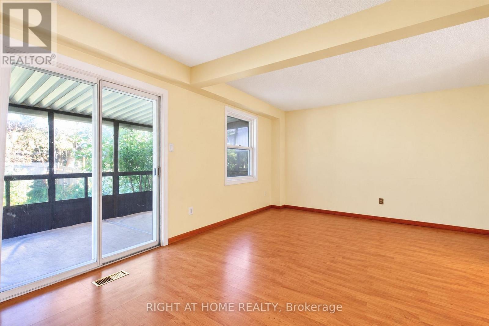68 Trott Square Property Photo 4