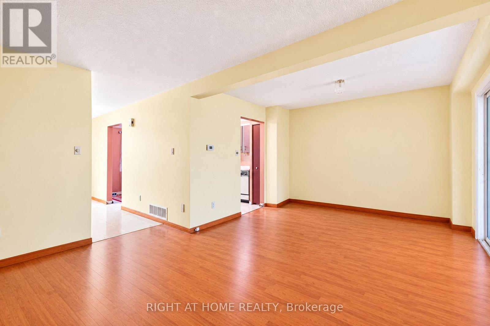 68 Trott Square Property Photo 5