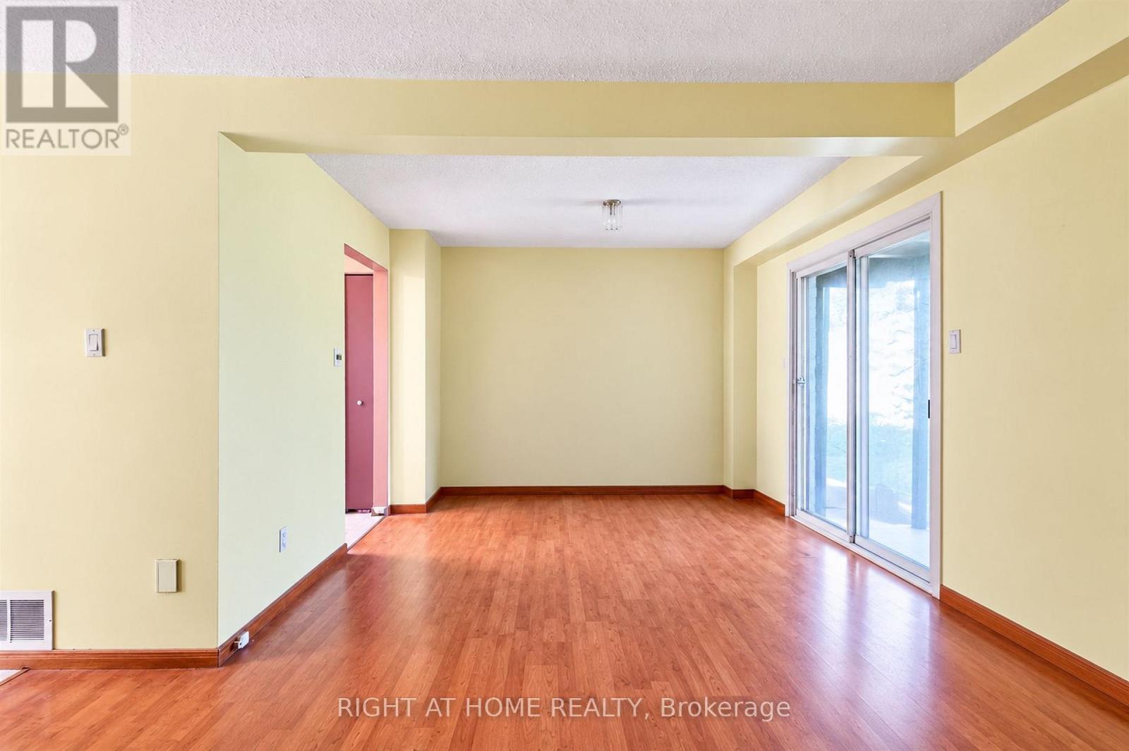 68 Trott Square Property Photo 7