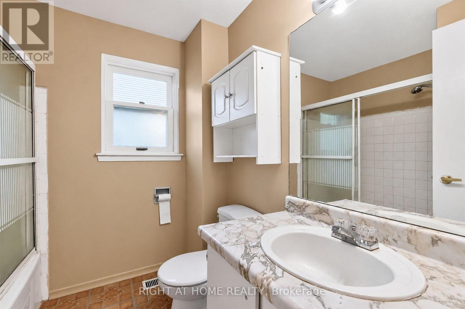 68 Trott Square Property Photo 14